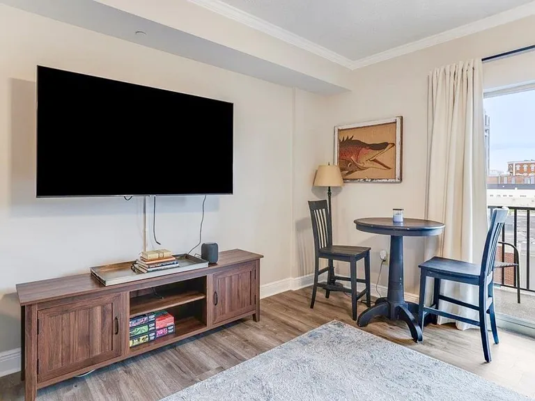 215 W College Ave #507 — Photo 9