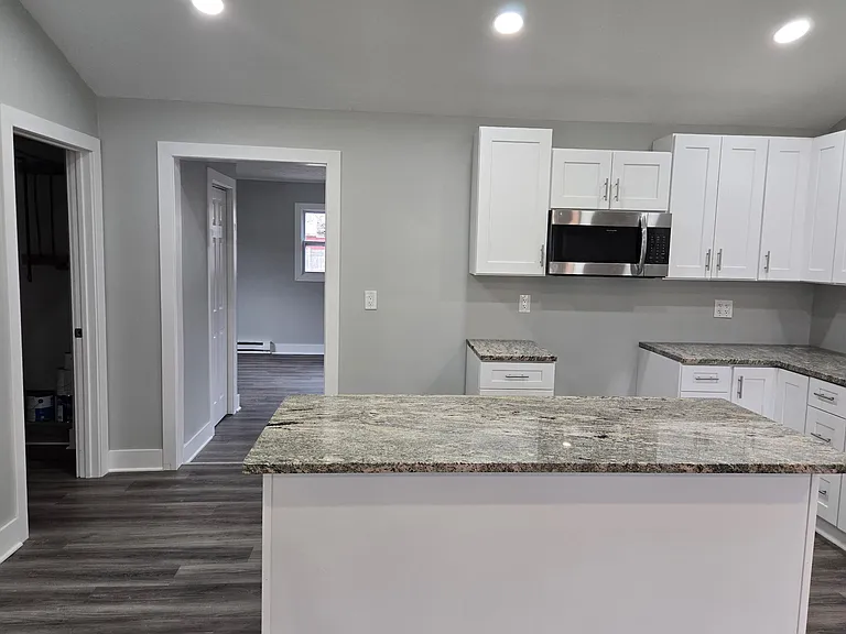 2500 Redgate Ln — Photo 3