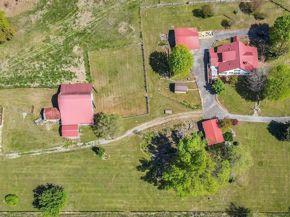 63 Old Huntsville Rd, Fayetteville, TN 37334