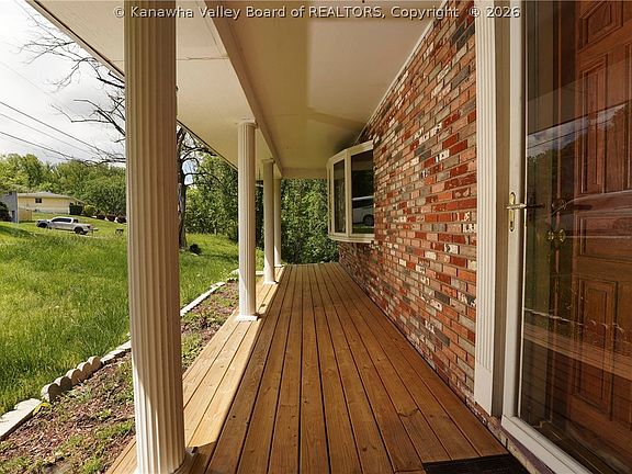 2nd image of 250 Eureka Rd