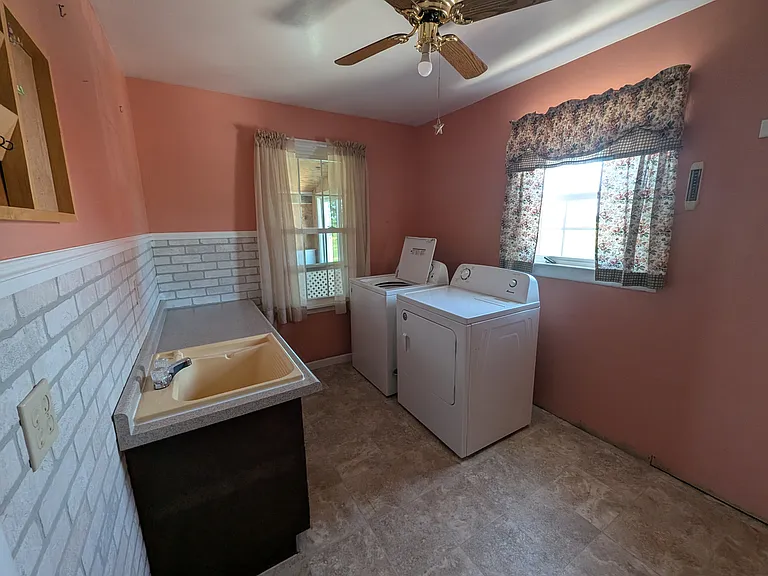 2048 Lakola Rd — Photo 10