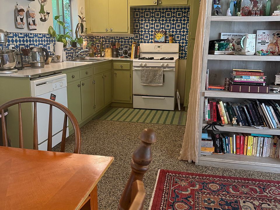 dining / kitchen