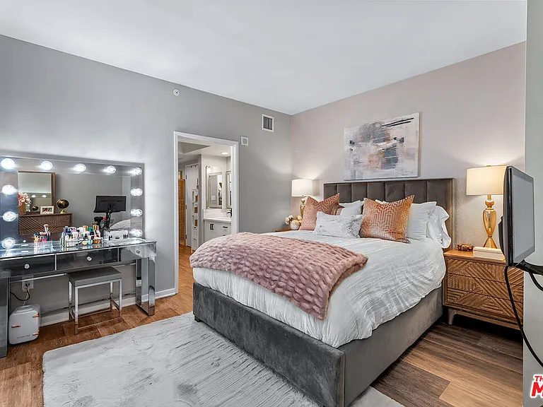 13700 Marina Pointe Dr #627 — Photo 13