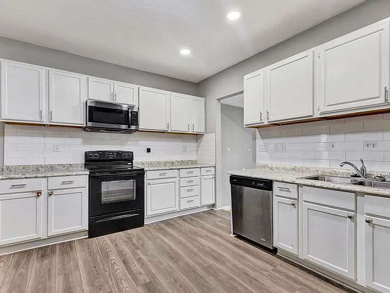 14 McKinley St #1 — Photo 36