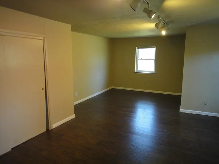 bedroom/living