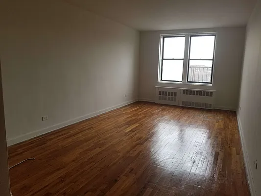 Rented by Max & Associates Realty Corp | media 9