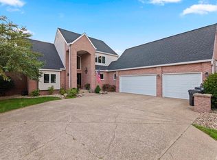 2017 Alameda Ct, Pekin, IL 61554