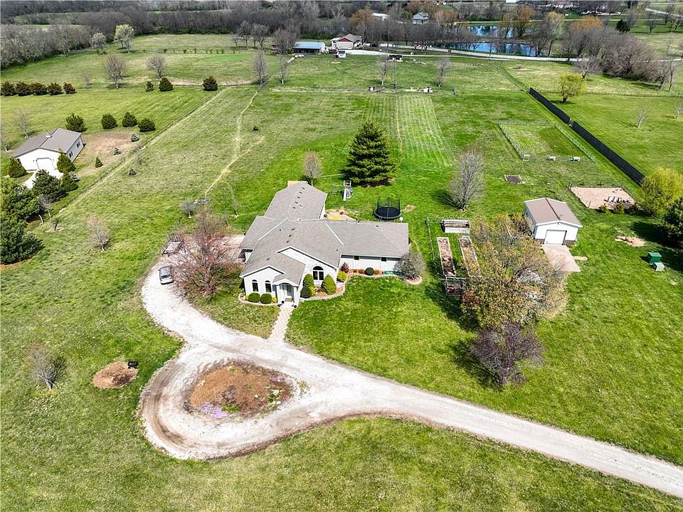 712 E Gore Rd, Raymore, MO 64083 Zillow