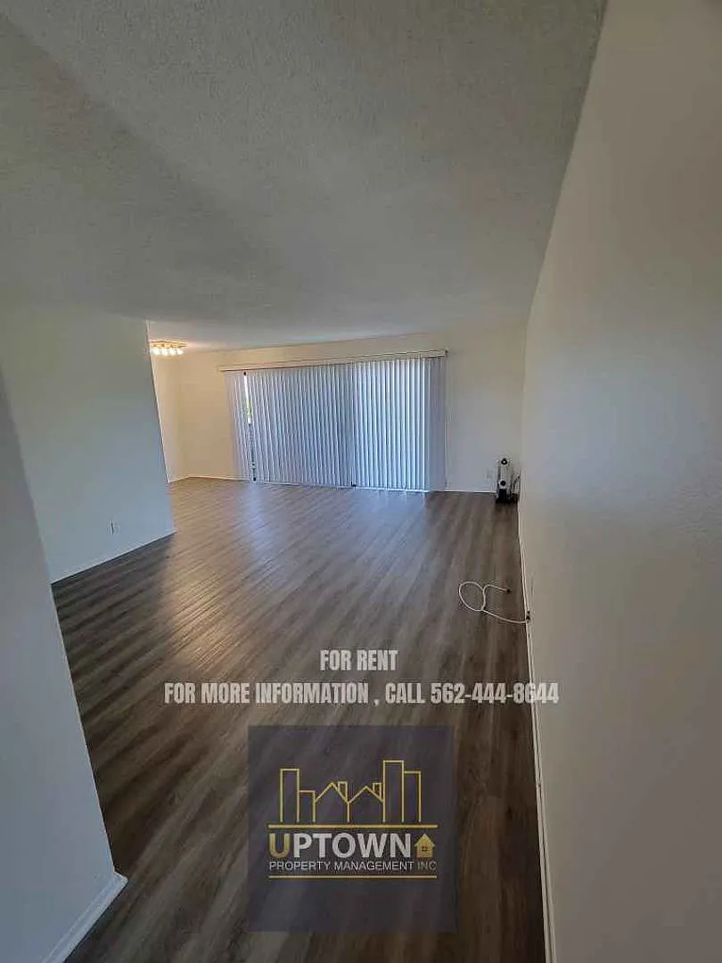 Condo - 1 Bedroom / 1 Bath - Long Beach — Photo 2