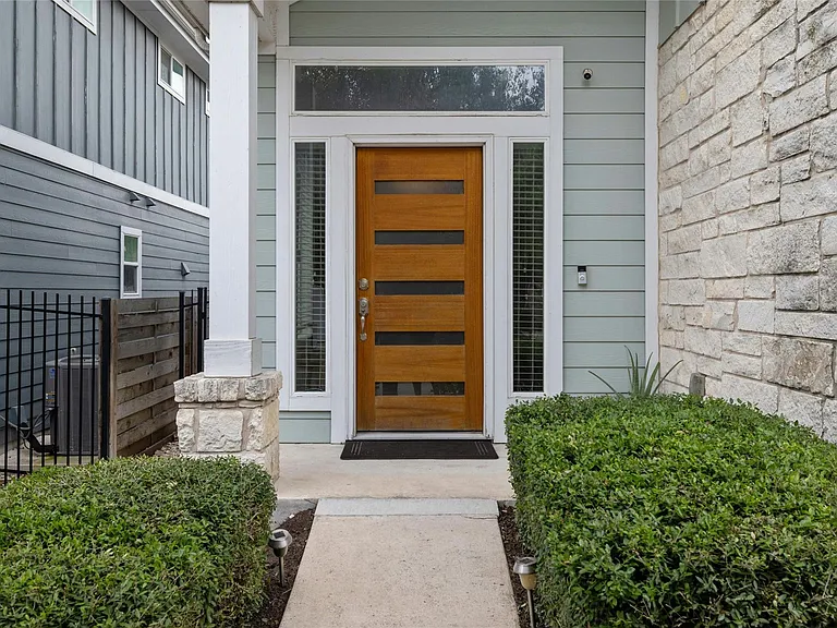 2313 Capulet St — Photo 3