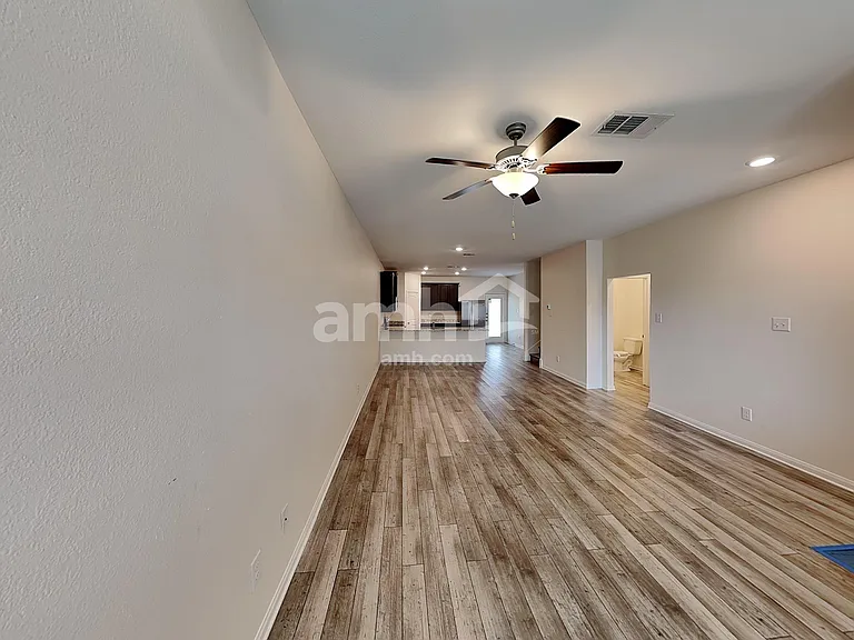 1126 Treeta Trl — Photo 6