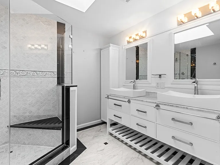 40 E Oakdene Ave #B — Photo 25