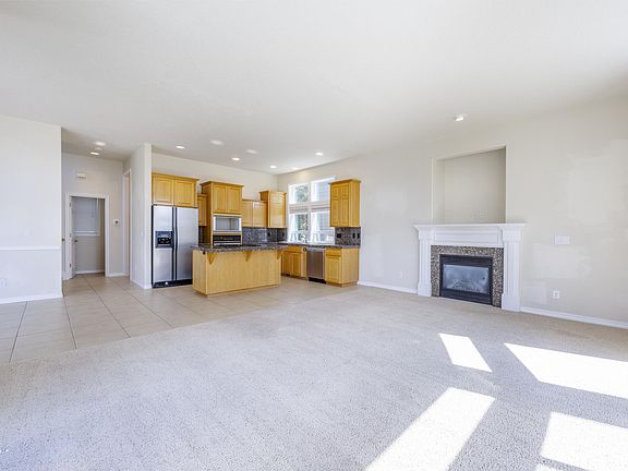 5th image of 4536 SW Beach Ave