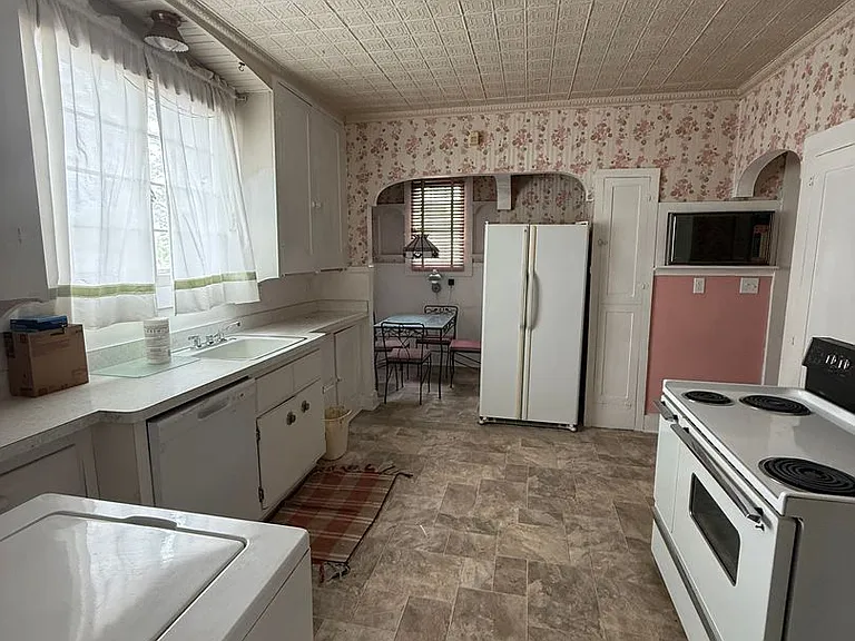 617 Alder St — Photo 10