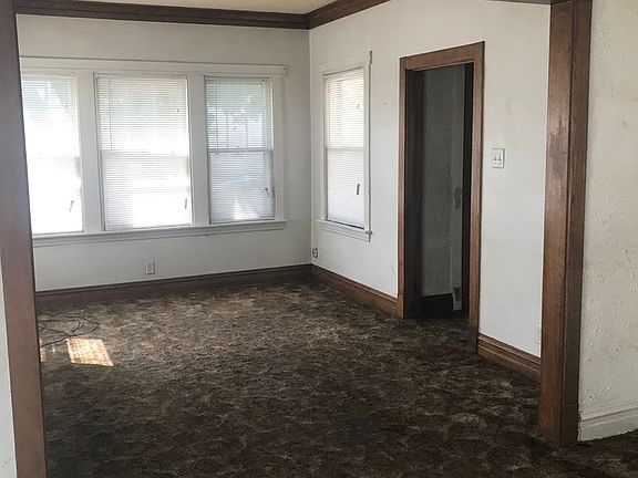 4th image of 5940 W Eastwood Ave