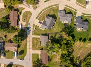 403 Bittersweet Dr, O'Fallon, MO 63366