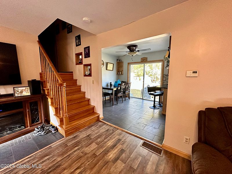 5th image of 23 Stewart Drive