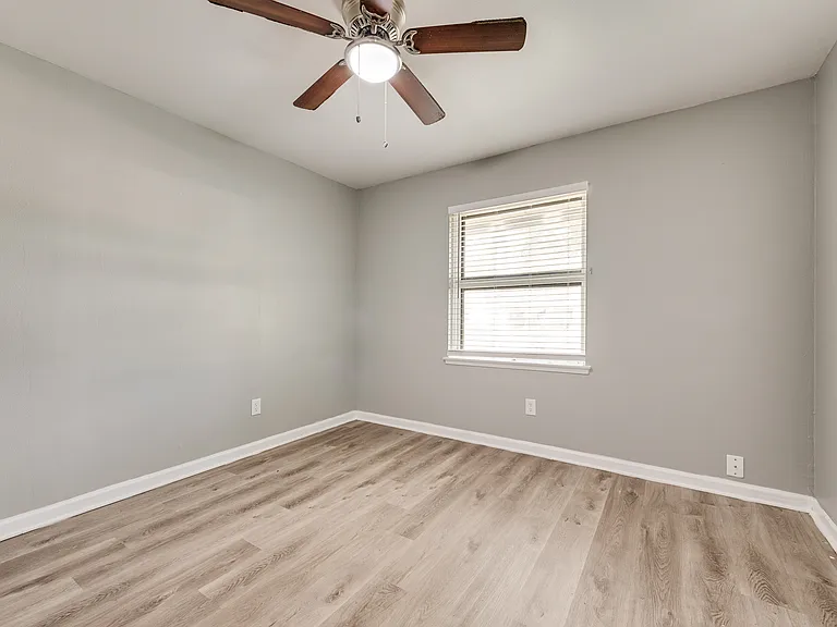 5010 Wildbriar Dr — Photo 15