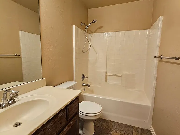 221 Dollina Ct — Photo 9