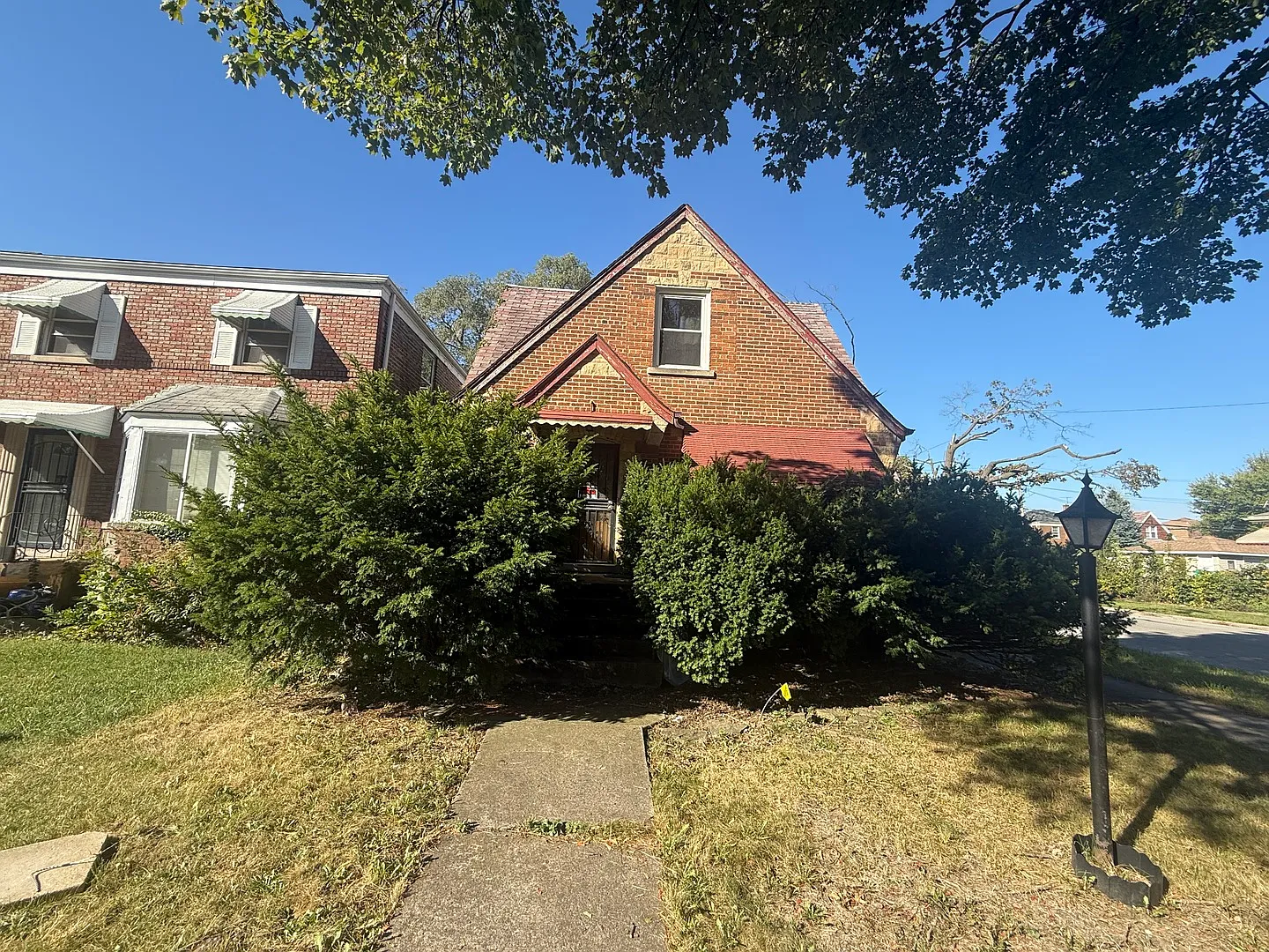 10400 S Forest Ave photo 1