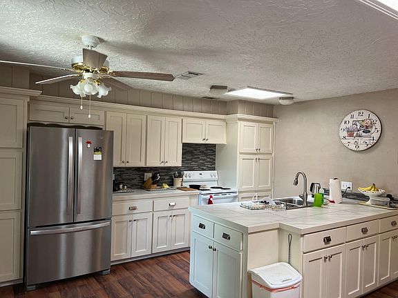 4th image of 1804 W Avenue I