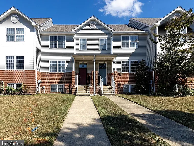 4 bed, 3.5 bath, 2240 sqft, $1,800 — Photo 1