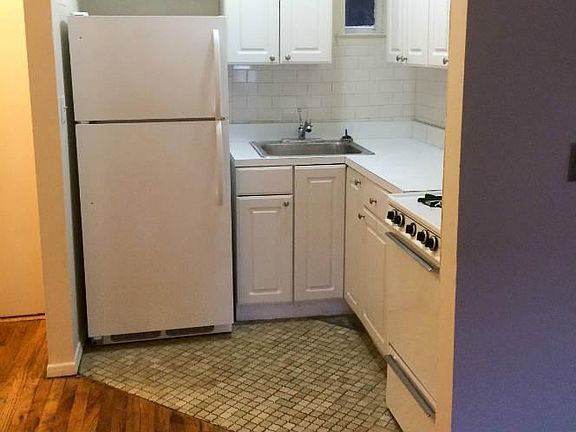 3rd image of 239 E 28th St APT 2C