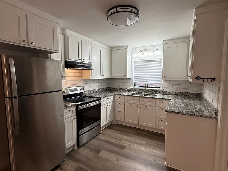 30 Center Rd #A — Photo 6
