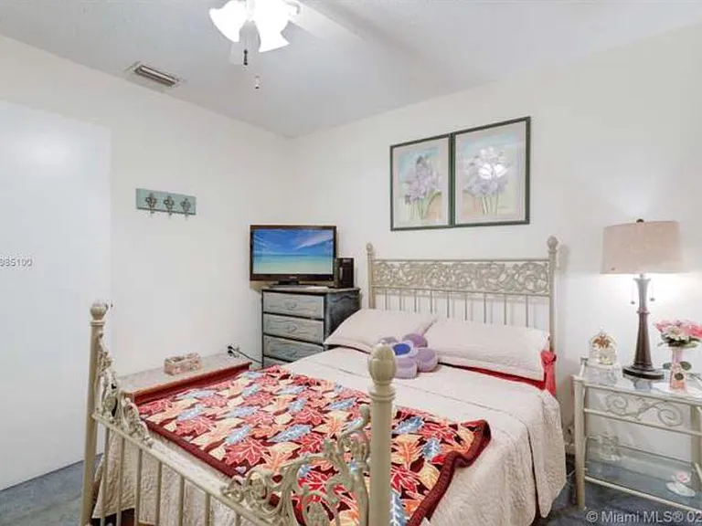 12559 SW 144th Ter — Photo 19