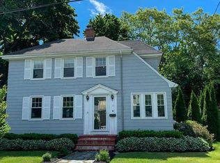 10 Fern Ave, Falmouth, ME 04105