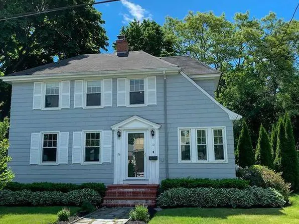 10 Fern Ave, Falmouth, ME 04105
