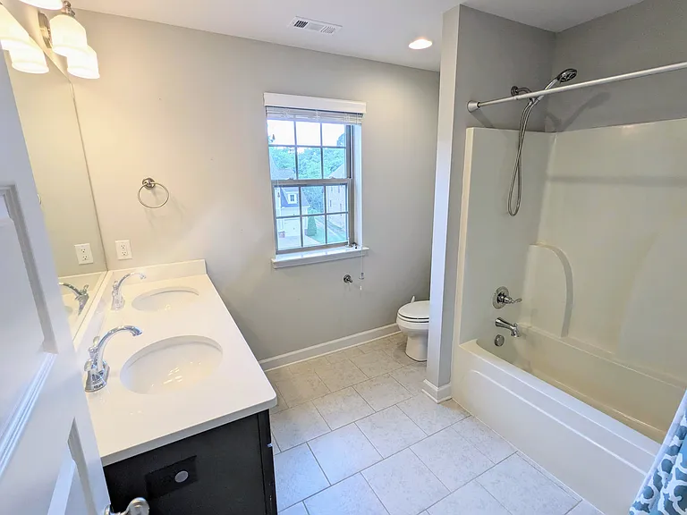 2748 Cloister Ln — Photo 23