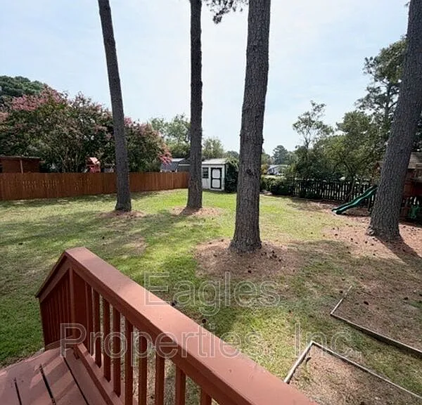242 N Marion Dr — Photo 27