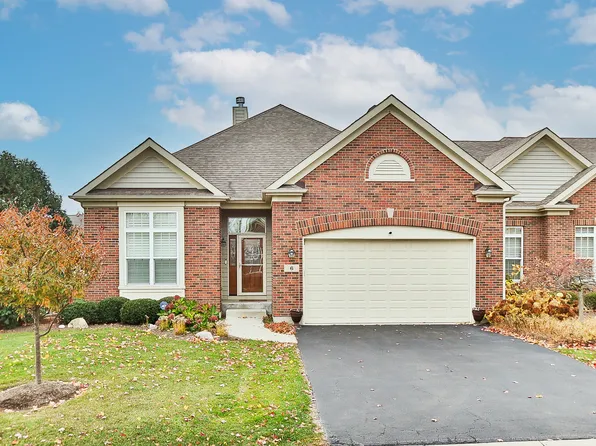 6 Sugar Maple Ct, Lake In The Hills, IL 60156