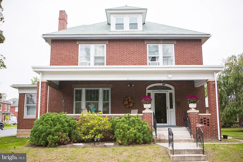 437 W King St photo 1