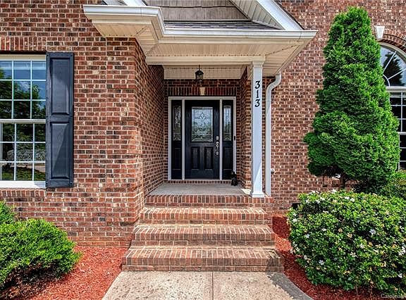 3rd image of 313 Clarendon Estates Dr