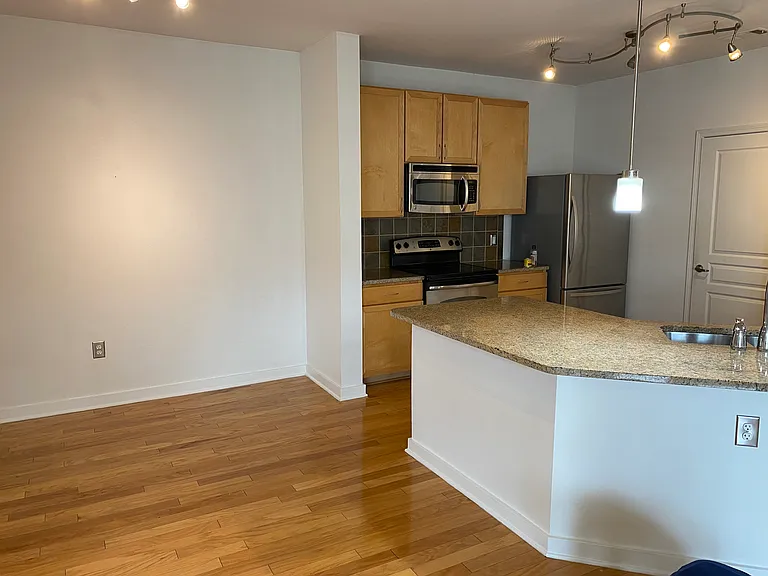3000 Vanderbilt Pl #320 — Photo 25