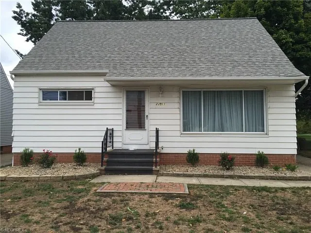 23911 Devoe Ave photo 1