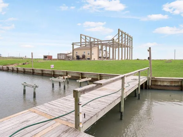 897 Private Road 683, Sargent, TX 77414