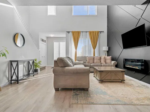 111 E Wolf Creek Mnr SE, Calgary, AB T2X 4A1