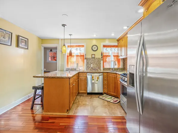 578 Bergen Street image 17 of 30