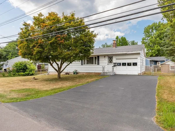 216 Fay Ln, Minoa, NY 13116