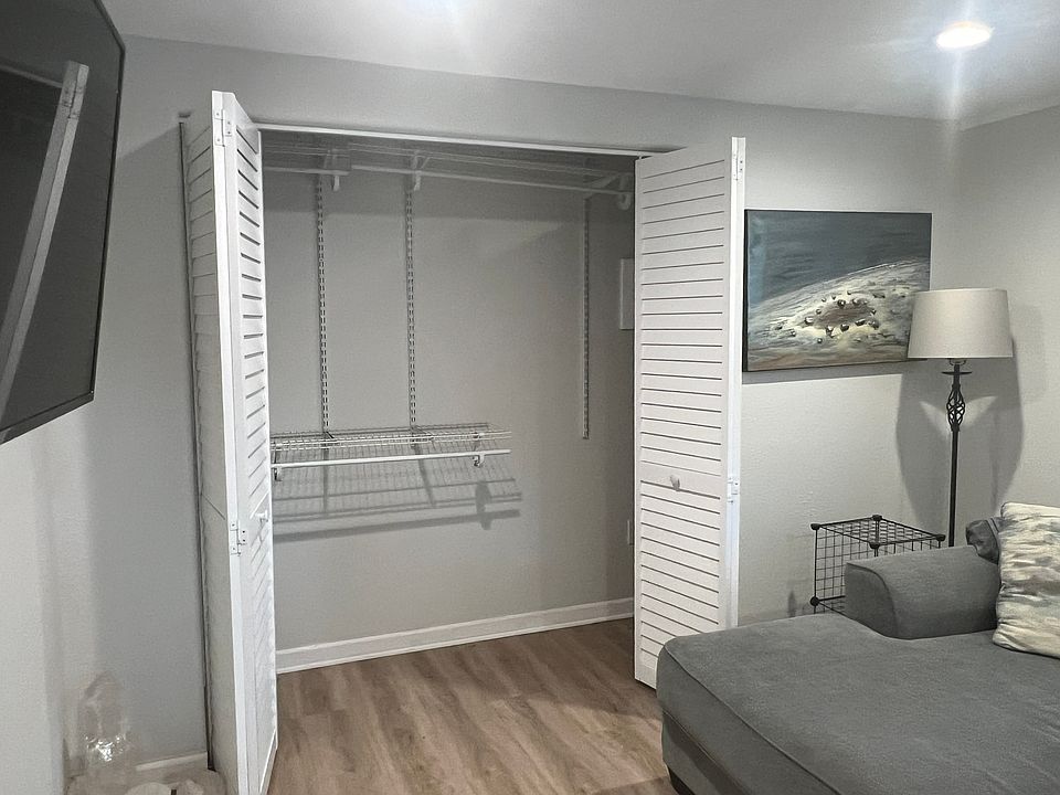 Full Wall Closet