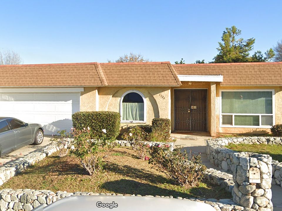 1st image of 1626 W Augusta Dr W