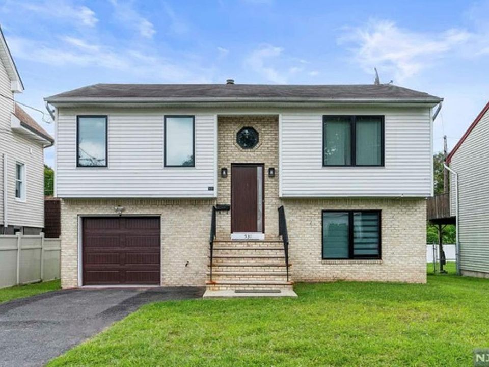 1st image of 531 Chestnut Pl