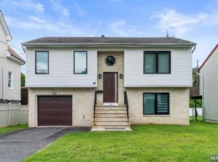 531 Chestnut Pl, Teaneck, NJ 07666