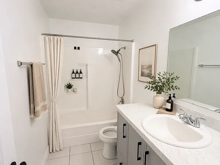 Washington Terrace 8-Plex — Photo 22