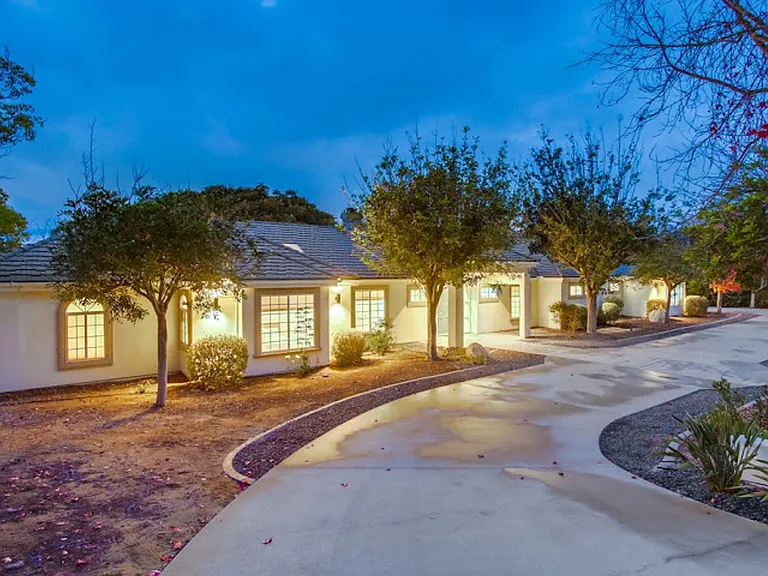 4124 Stonebridge Ln — Photo 5