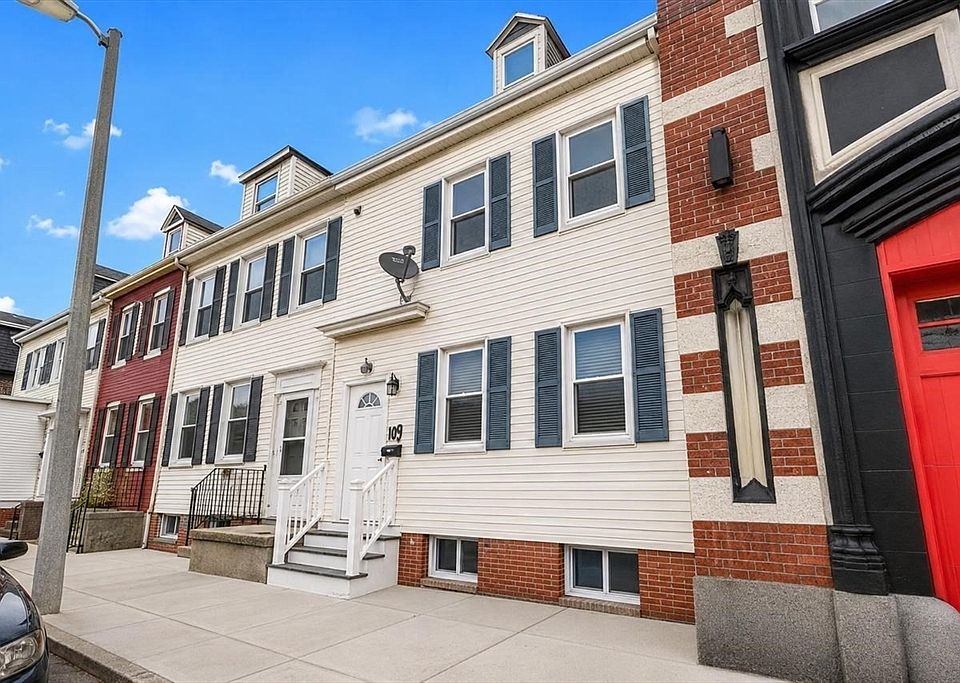 1st image of 60 Marion St #60
