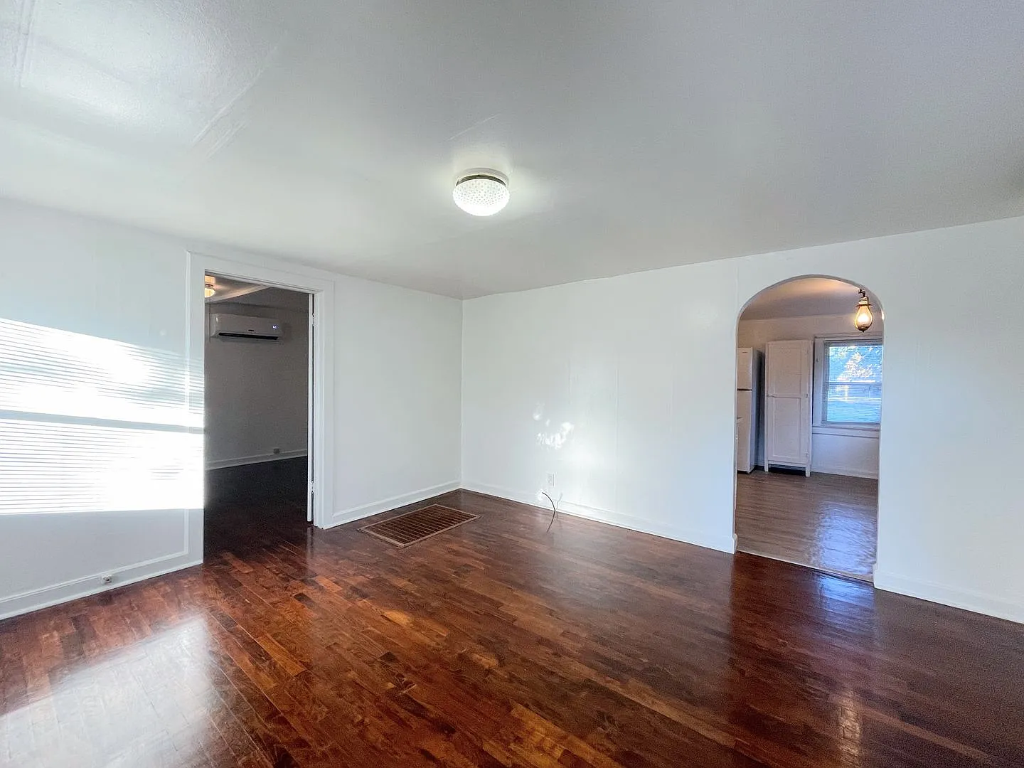 Remodeled 1 bedroom home — Photo 4